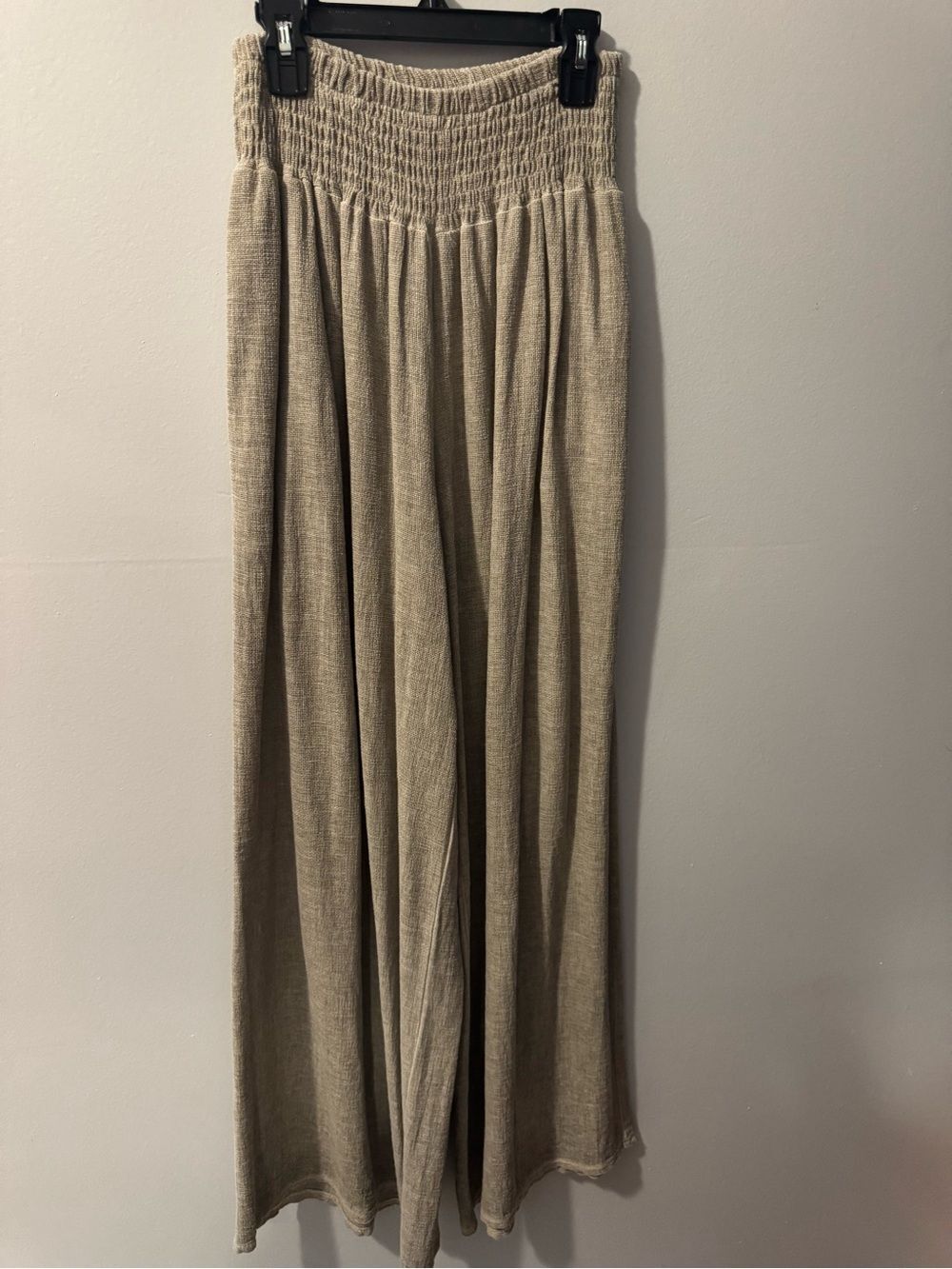 Snylon Women’s Linen-Cotton Blend Smocked Wide-Leg Pants in Beige M